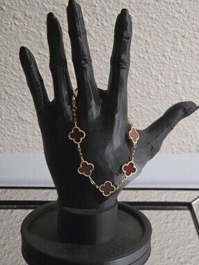Van Cleef Vibes Fashion bracelet gold tone